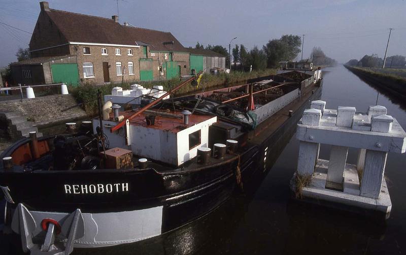 RWT 0233 263-30 Belgium Canal Boat.jpg